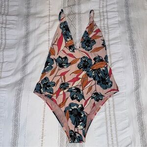 MOVING SALE🌟 Billabong one piece swimsuit